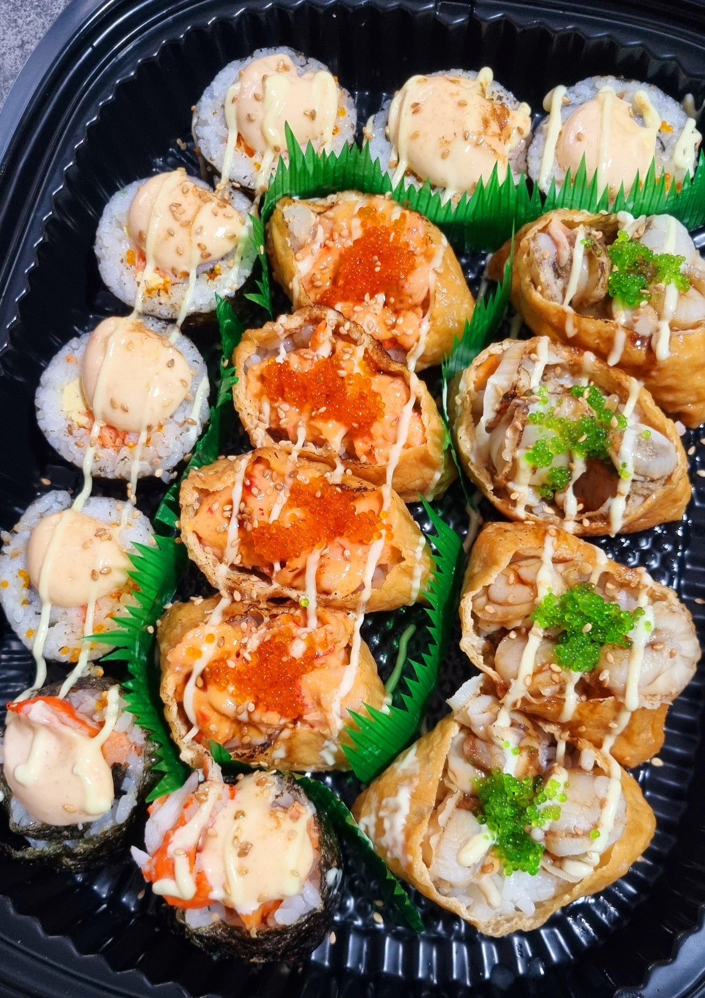 VALUE SUSHI PLATTER (1 maki + 2x4pc inari)